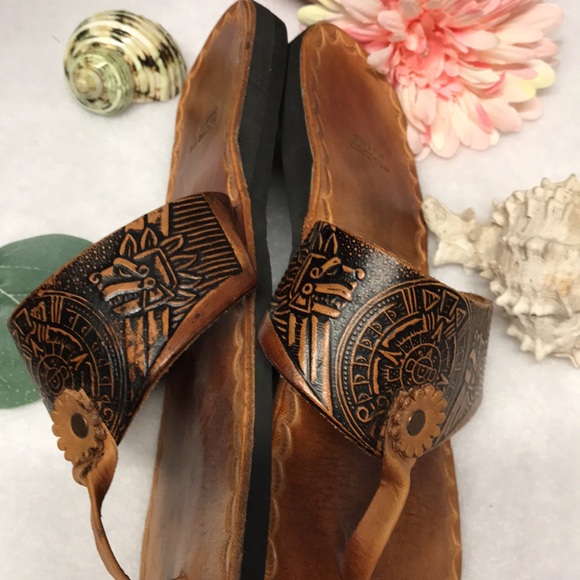 Boho Mexican LEATHER Shoe Sandals Brown Aztec Beach hippie tooled design  size 9 - Picture 7 of 13